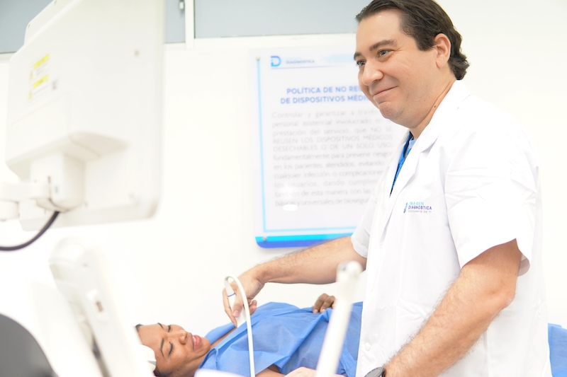 Dr. Alfredo C. Navarro Ucros